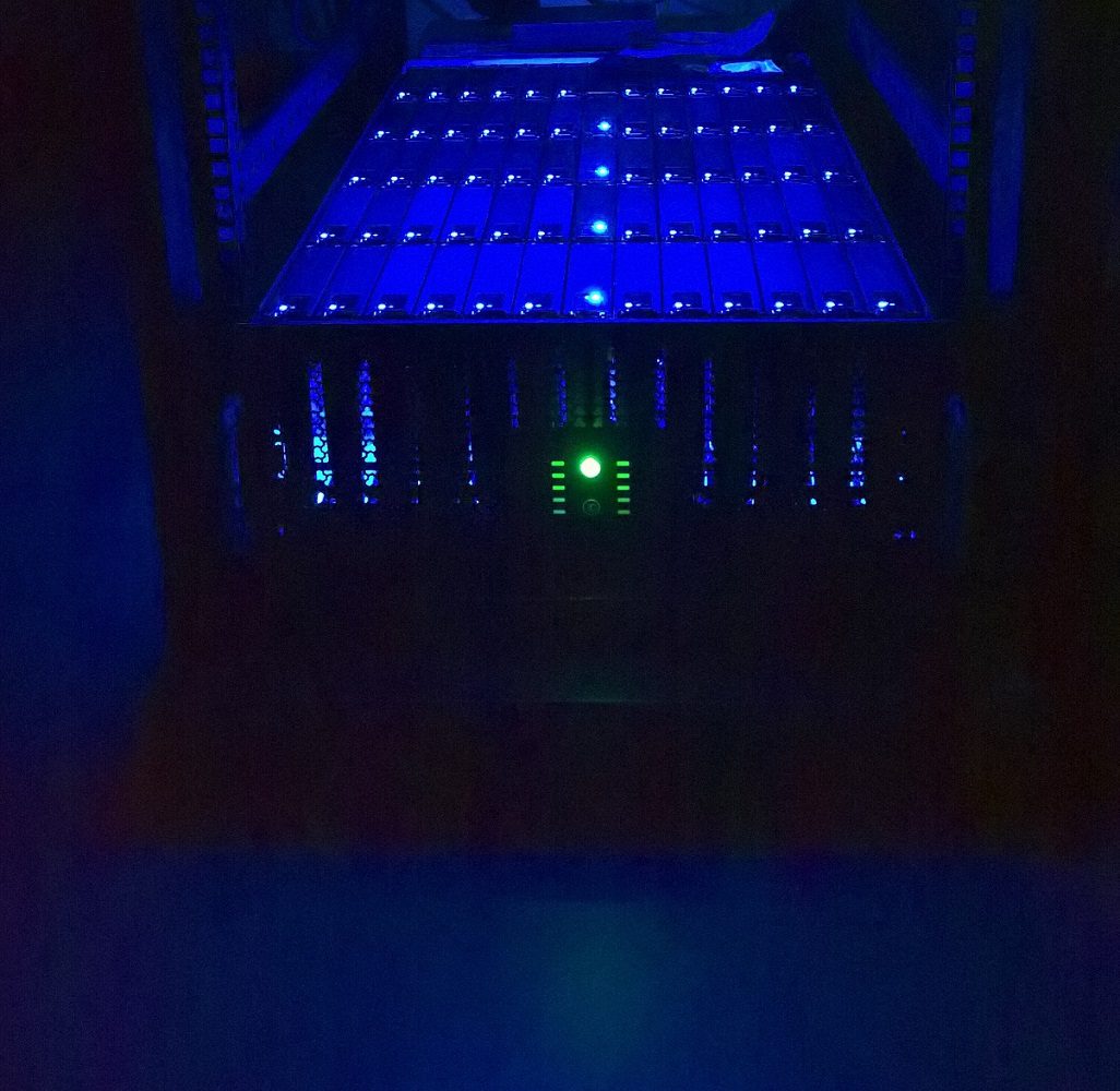 Converged Scale-Out File Server Cluster with 400TB